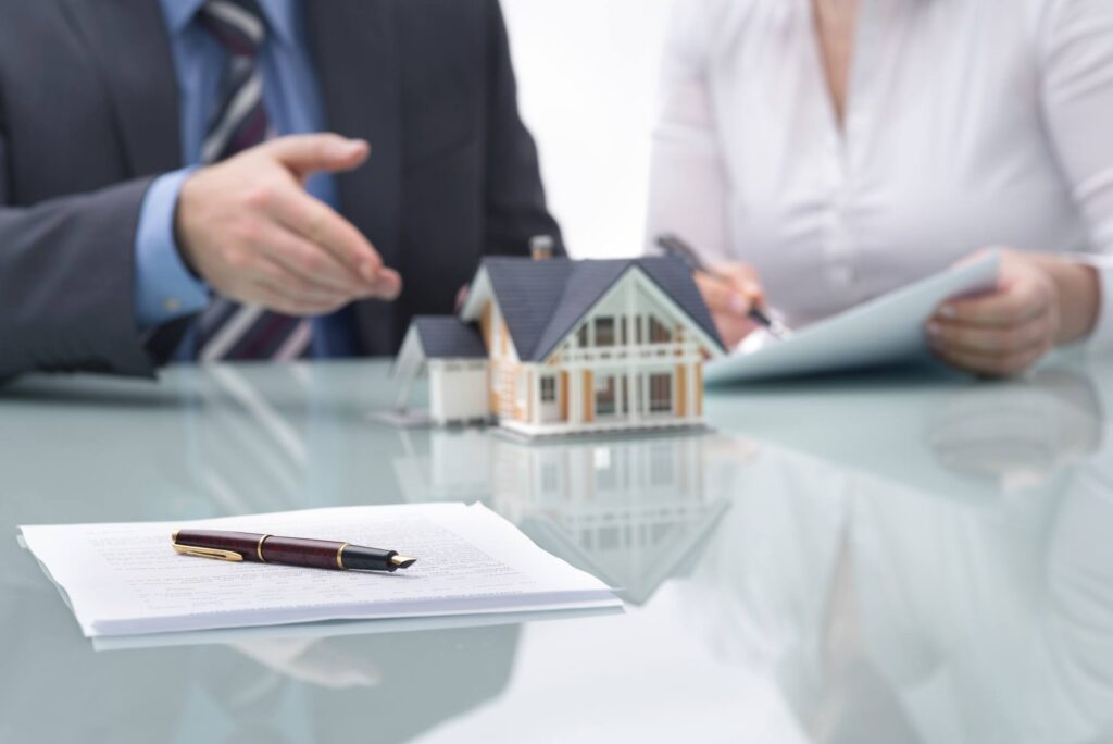 thị trường mua bán bất động sản