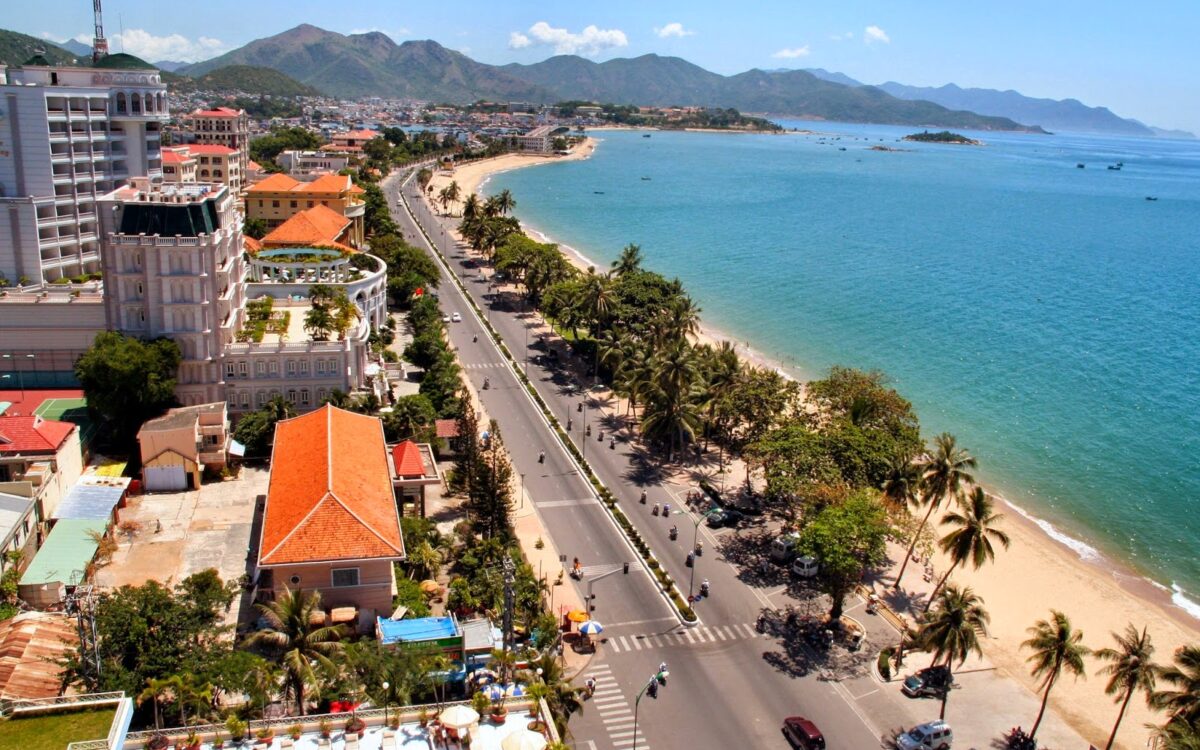 Đất Vàng bỏ không hàng chục năm tại Khánh Hòa